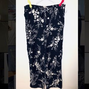 Flowy Floral Pants - Streetwear Society